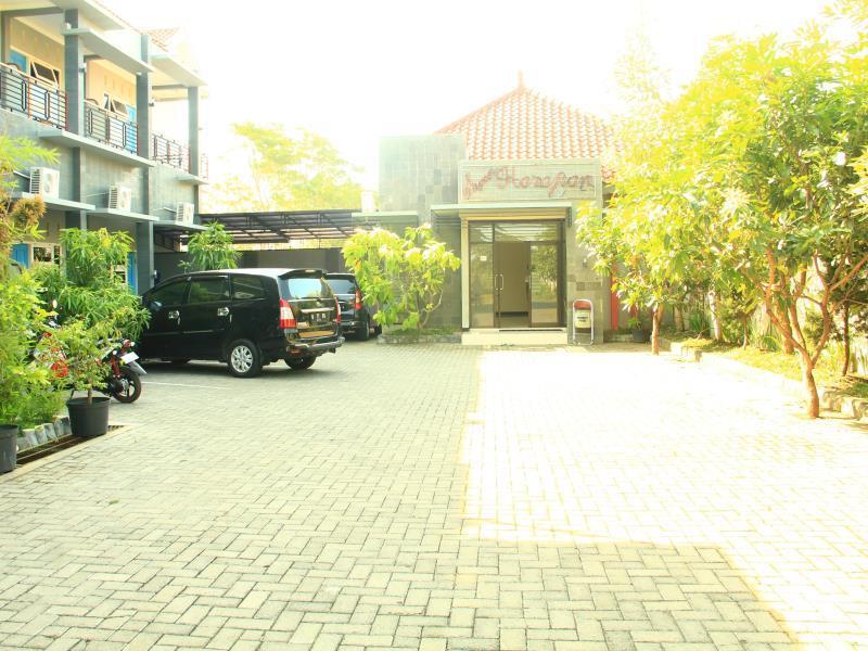 Hotel Oyo 587 Penginapan Sinar Harapan Probolinggo Exterior foto