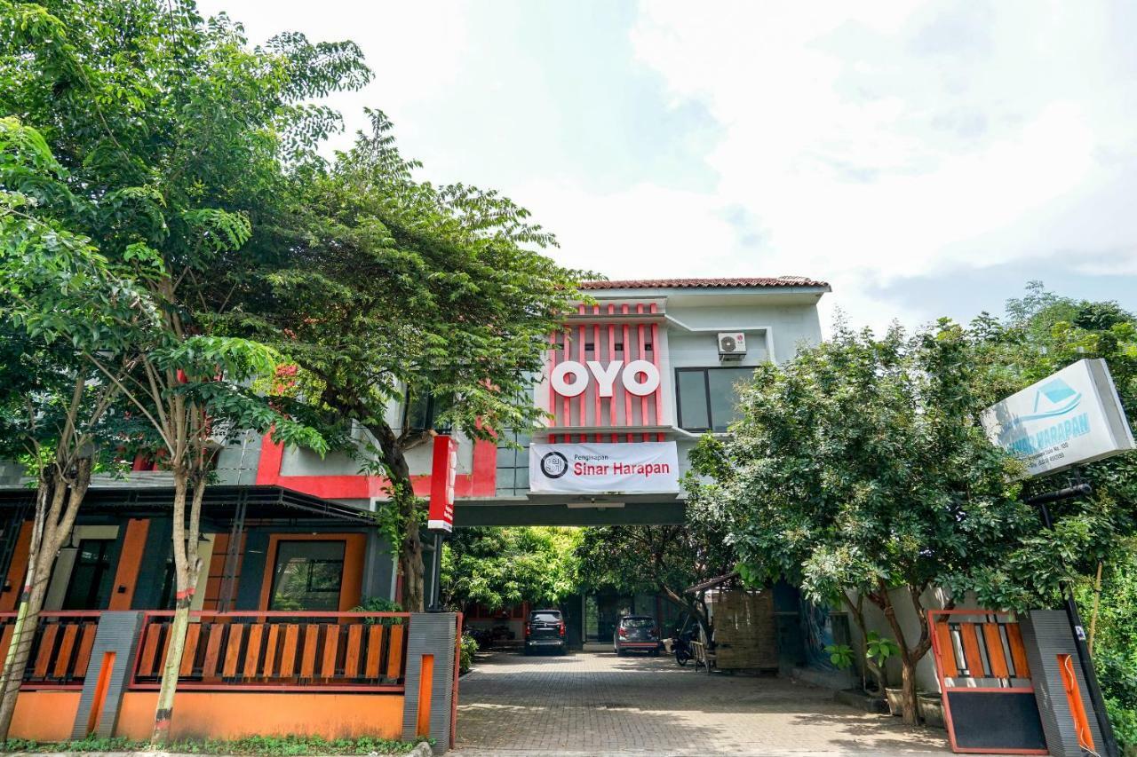 Hotel Oyo 587 Penginapan Sinar Harapan Probolinggo Exterior foto